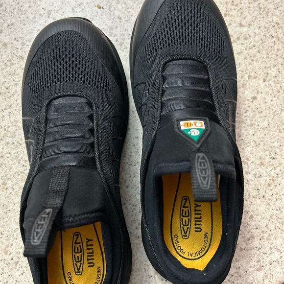 Keen Black Women's Slip-On Sneakers - Picture 2 of 4